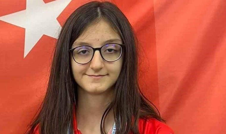 Satranç oyuncusu Arya Aydoğan, 14 yaş altında dünya şampiyonu oldu