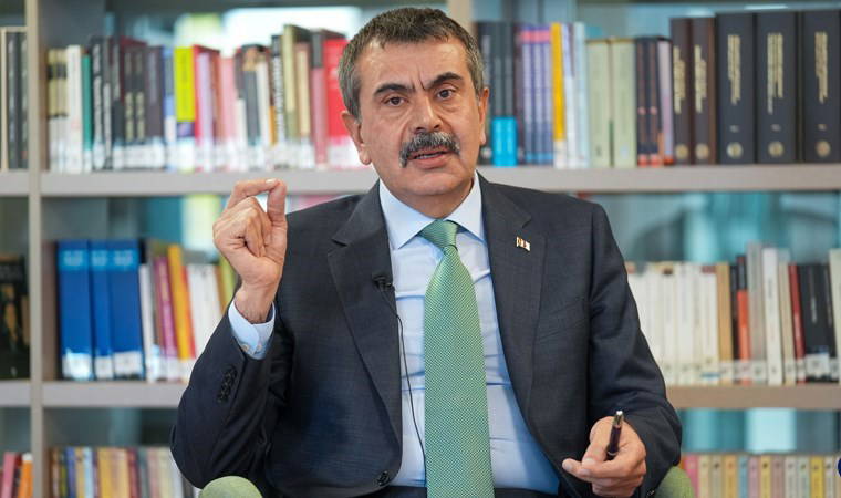 Bakan Tekin'den 'caps paylaşımları' iddialarına yanıt: 'Öğretmenimizle konuştuk, o sosyal medya platformunda hesabım dahi yok dedi'