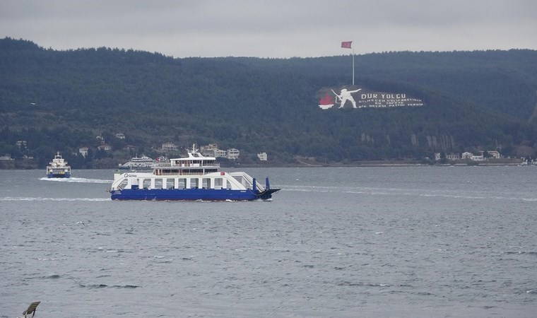 Çanakkale Boğazı sisin etkisini kaybetmesiyle transit geçişlere açıldı
