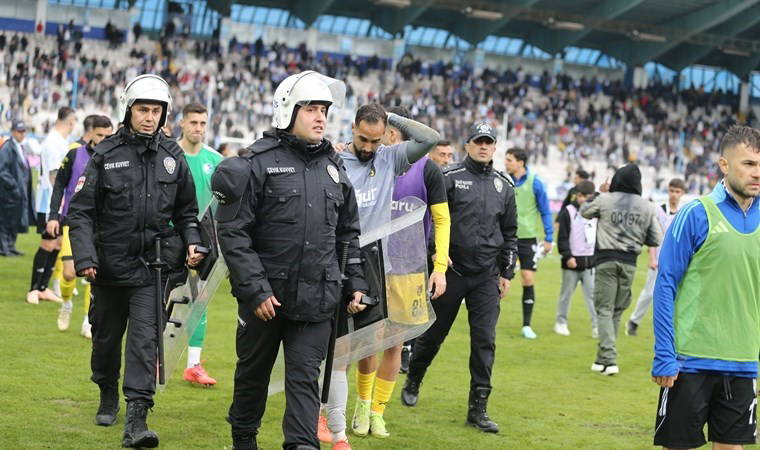 Erzurumspor - İstanbulspor maçında gerginlik! 'Sahada kediler, tünelde aslan kesiliyor'