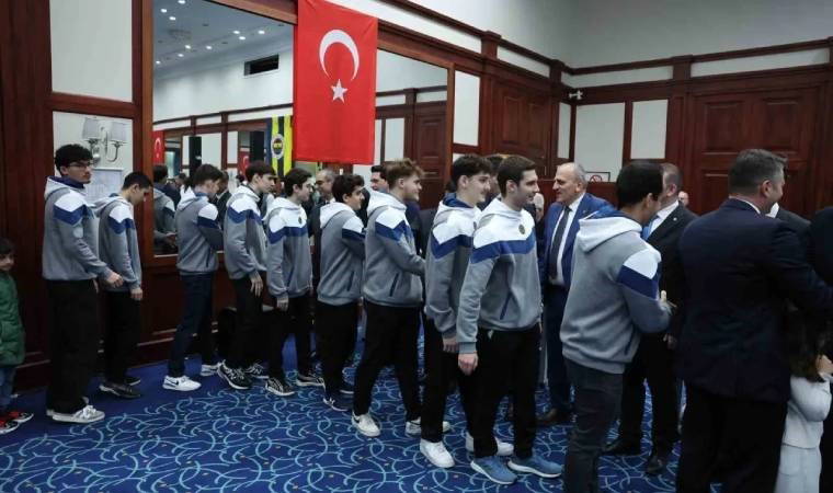 Fenerbahçe'de bayram havası: Derbi ve doğum günü heyecanı