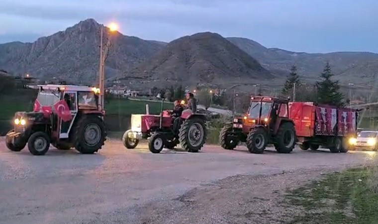 Yozgat'ta çiftçiler, Ekrem İmamoğlu’na destek için traktörleriyle konvoy oluşturdu