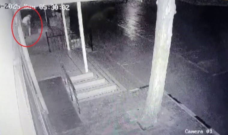 Akılalmaz hırsızlık... Okul bahçesindeki Atatürk büstünü çaldılar!
