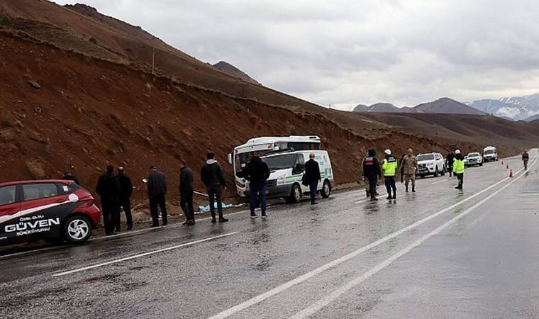 Erzurum'da işçileri taşıyan araç kaza yaptı: Ölü ve yaralılar var