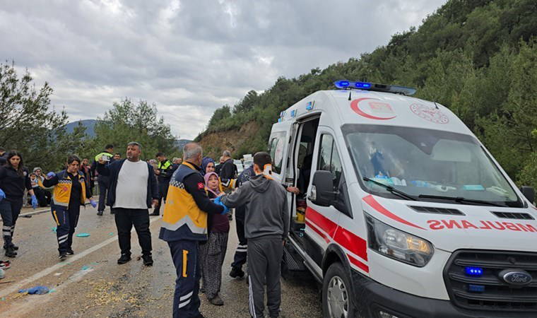 Adana'da büyük kaza: Aynı aileden 5 kişi hayatını kaybetti