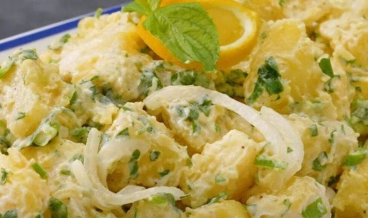 Çay saatlerinin kurtarıcısı: Hardallı yoğurtlu patates salatası tarifi