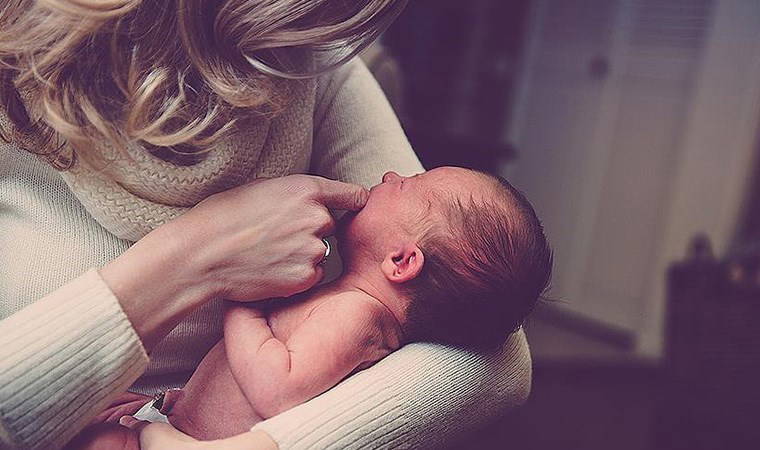 Taslak hazırlandı: Ücretli doğum izni 1 yıla çıkarılıyor