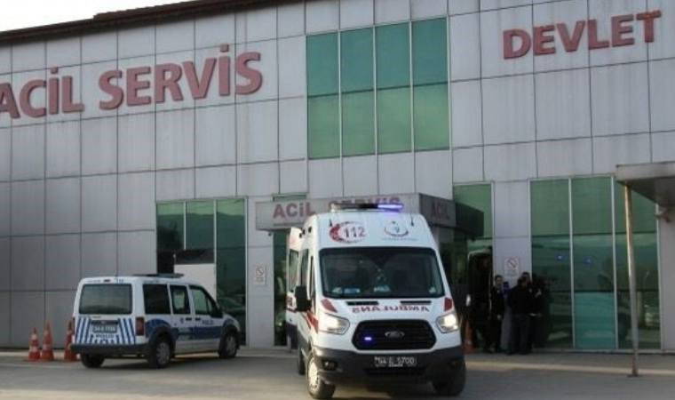 Manisa'da iki otomobil çarpıştı: Yaralılar var!