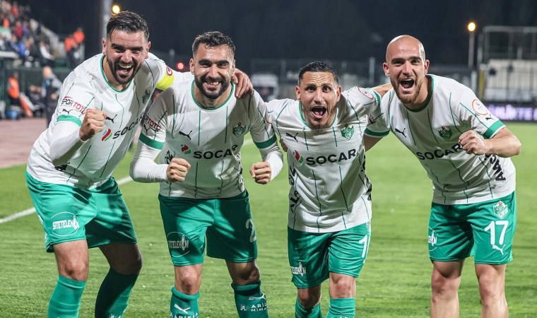 Iğdır FK 10 kişi kalan Sakaryaspor'a acımadı: Serisini 11 maça çıkardı!