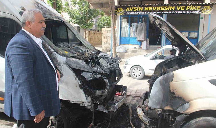 Şanlıurfa'da aynı mahallede 9 araç kundaklandı: 1 kişi bıçakla yaralandı!