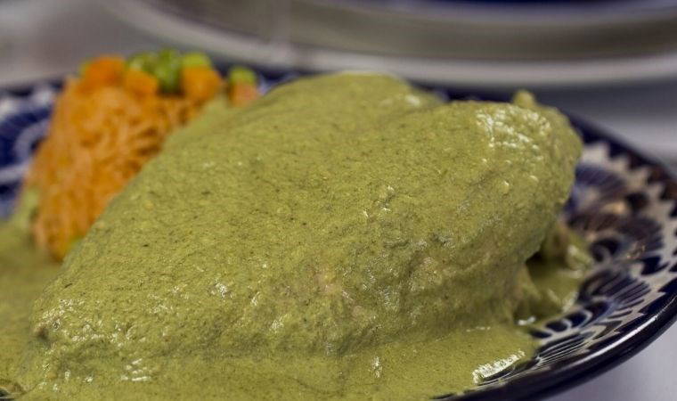Meksika'nın saklı lezzeti: Pollo en Mole Verde
