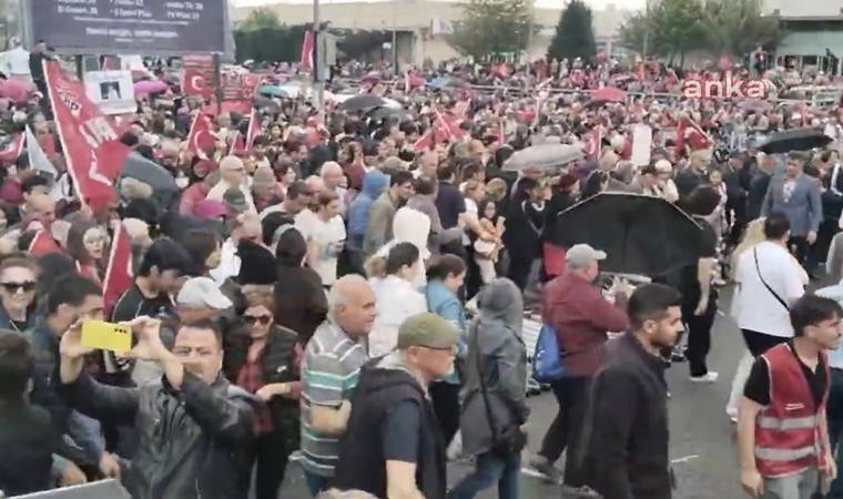 Ankara Valiliği 'yasak' koymuştu: Ankara'da yurttaşlar barikatları aştı, Anıtkabir'e yürüdü!