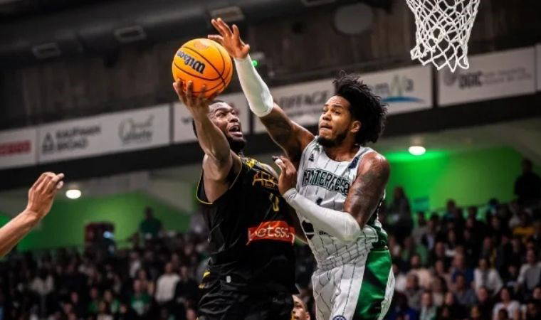 AEK, Şampiyonlar Ligi'nde Dörtlü Final'e yükseldi
