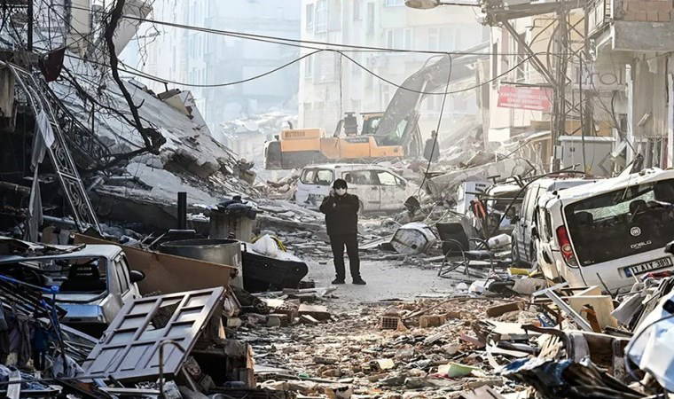 Milyonlarca kişinin hayatı hiçe sayılıyor! Talan edilen deprem vergileri ile neler yapılabilirdi?