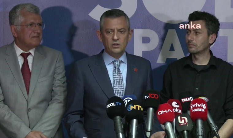 Son Dakika... Özgür Özel'den SOL Parti'ye ziyaret: 'Yerel seçim sandığına darbe yapıyorlar'