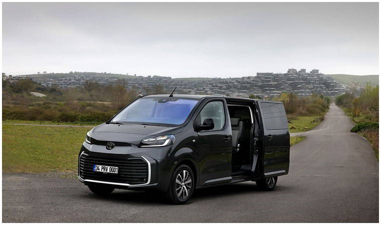 Toyota yeni ticari modellerini satışa sunuyor