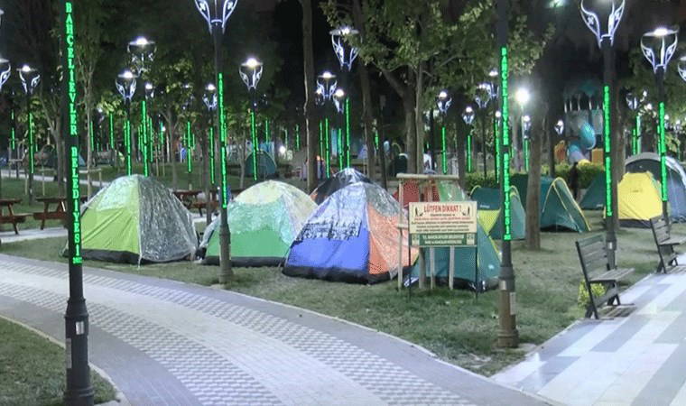 İstanbul’da çadırlarda deprem nöbeti: 'Deprem olabilir diye korkuyorum'