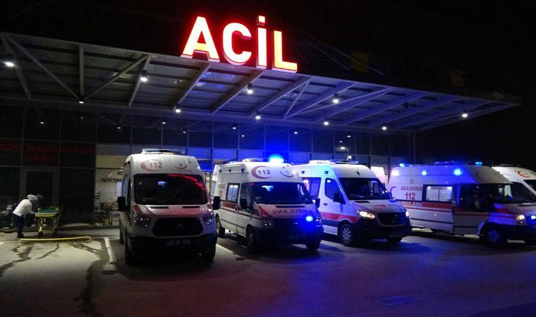 Sürücü kontrolü kaybetti... Isparta'da kontrolden çıkan araç takla attı: 3 yaralı