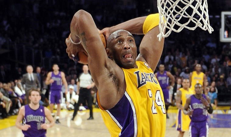 Kobe Bryant'ın ilk maçında giydiği forma rekor fiyata satıldı!