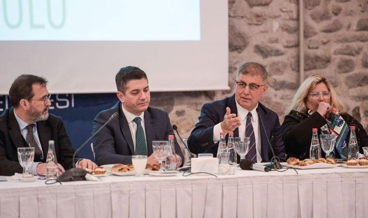 Başkan Tugay’dan kentsel dönüşümde kararlılık mesajı
