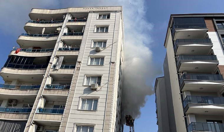 Manisa'da 7 katlı binada yangın: 6 kişi hastanelik oldu!
