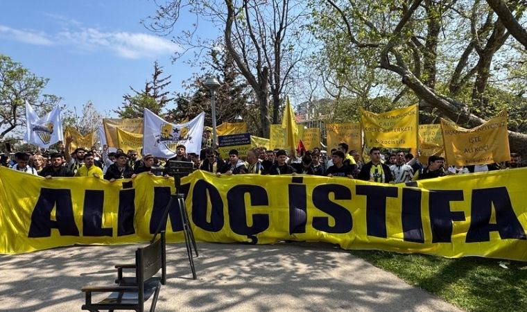 Fenerbahçe taraftarından başkan Ali Koç ve yönetime istifa çağrısı