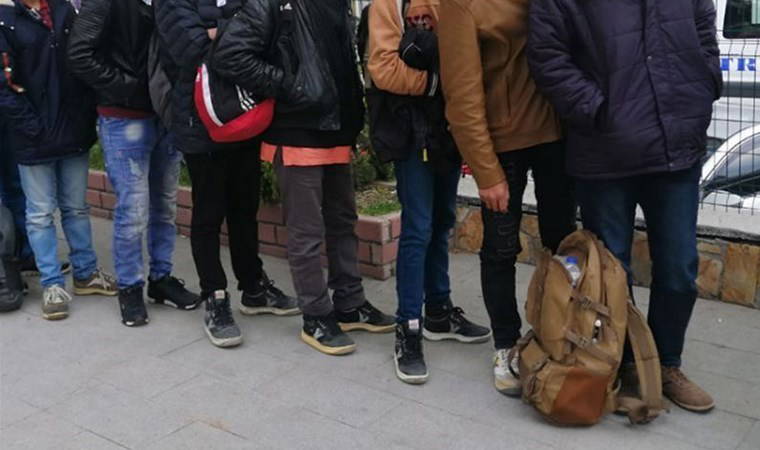 11 ilde 'göçmen kaçakçılığı' operasyonu: 12 tutuklama
