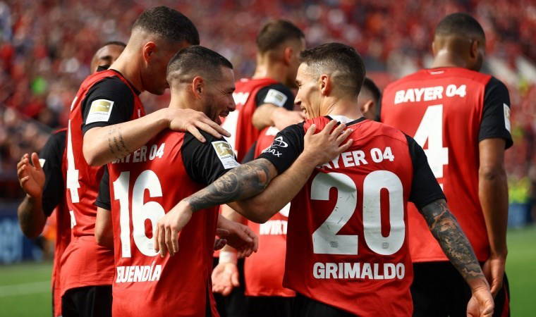 Bayer Leverkusen işi ilk yarıda bitirdi!