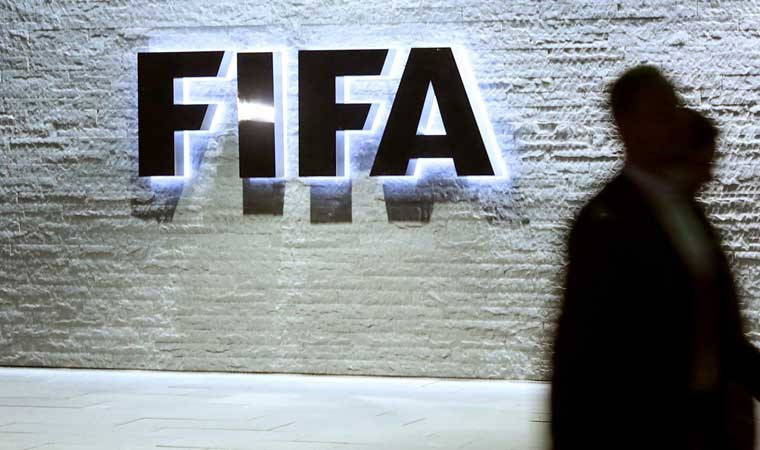FIFA'dan 4 Türk kulübüne transfer yasağı!