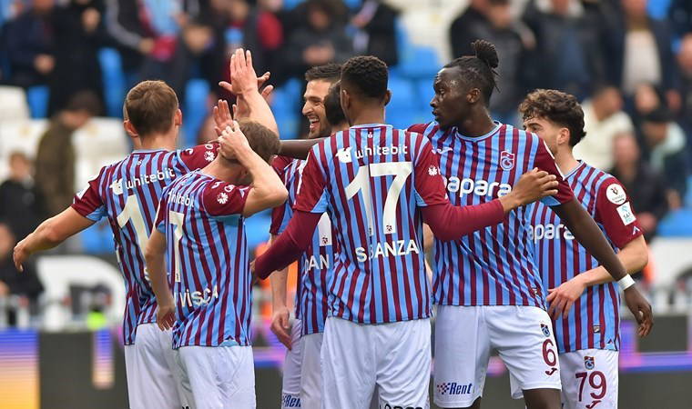 Papara Park'ta 7 gollü nefes kesen mücadele... Trabzonspor, Alanya'yı Ukraynalı yıldızlarıyla devirdi!