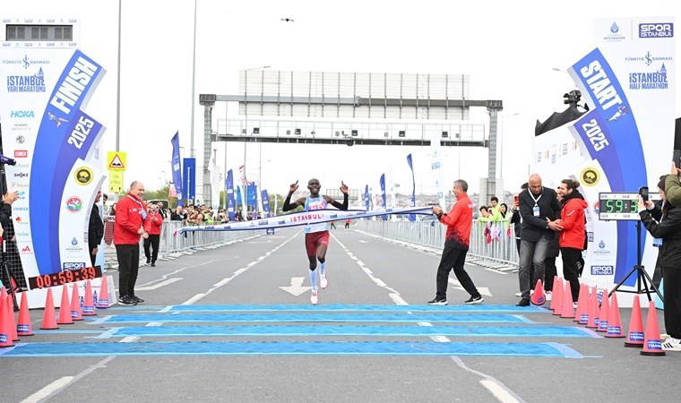 Türkiye İş Bankası 20. İstanbul Yarı Maratonu rekor kırdı, Kenyalılar damga vurdu