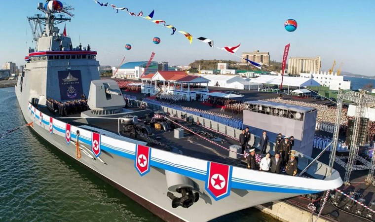 Kuzey Kore, "en güçlü silahlarla" donatılan yeni savaş gemisini tanıttı