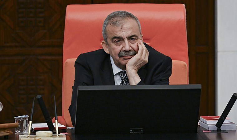 Sırrı Süreyya Önder'in doktorlarından endişelendiren açıklama: 'Nörolojik tablo giderek bozuldu, başka bir kırılma noktasına gelmiş bulunuyoruz...'