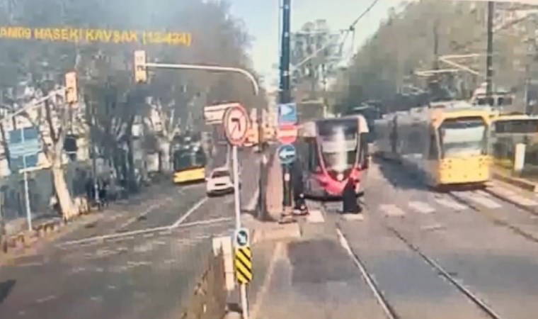 İstanbul'da tramvayın çarptığı kadın hayatını kaybetti