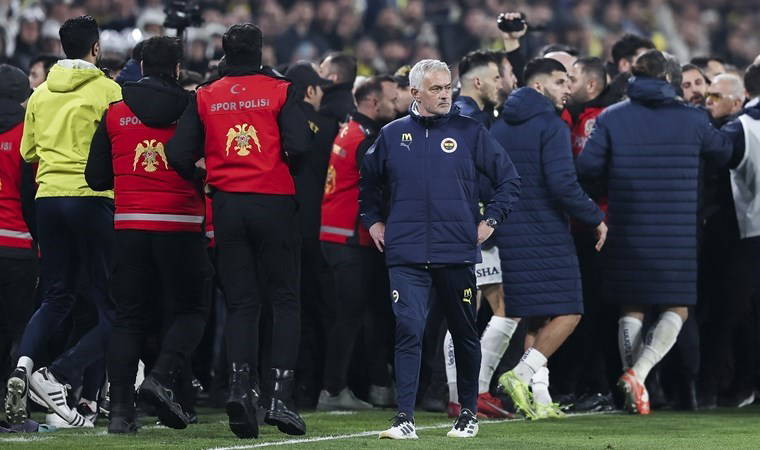 Spor yazarları Fenerbahçe'nin mağlubiyetini yorumladı: 'Sen hangi büyük maçta ne yaptın?'