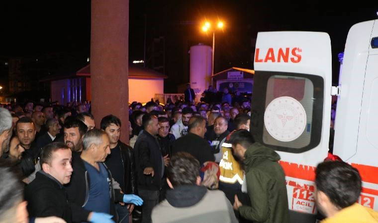 Hakkari'de iş cinayeti... İş makinesinin altında kalan işçi kurtarılamadı!