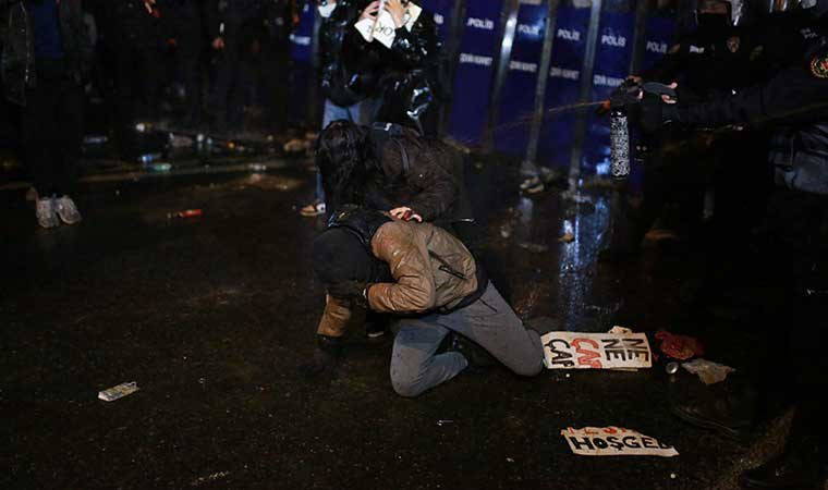 Ayağını TOMA ezdi hastaneye götürülmedi