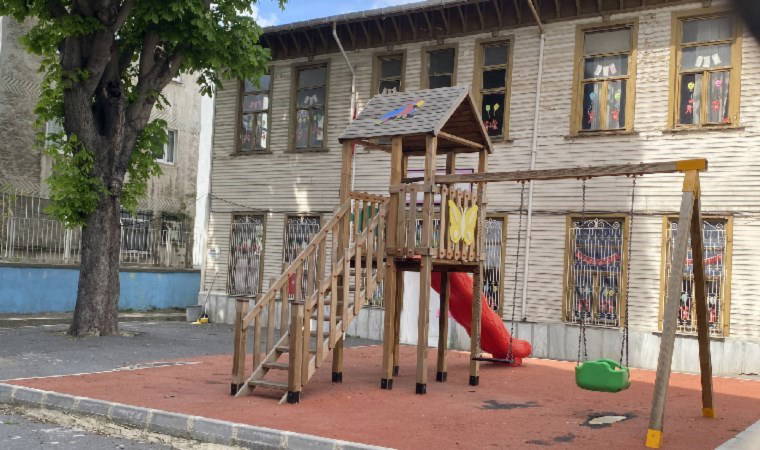 6.2'lik depremin ardından... Üsküdar'da hasar gören anaokulu boşaltıldı!