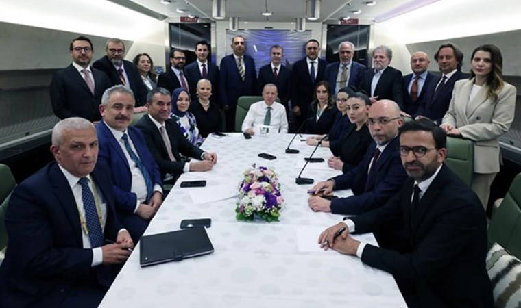 Erdoğan'dan, Özgür Özel'e 'jammer' ve 'bant' yanıtı: 'Çalışma ofisimde, odamda hangi aletlerin olduğunun hesabını ona verecek değilim'