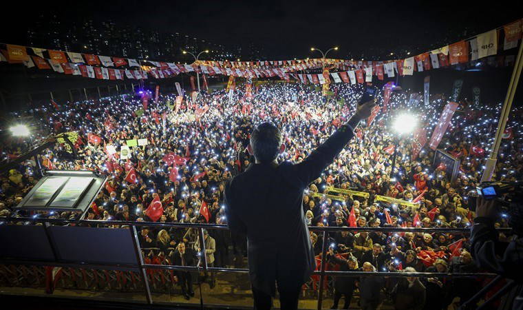 AKP’nin kalesinde ‘Millet İradesine Sahip Çıkıyor’ mitingi! Özgür Özel'den Erdoğan'a yanıt! 'Ben buradayım, sen neredesin salon adamı?'