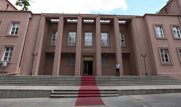 Yargıtay’dan emsal karar: Fırlatılan armut 'silah' sayıldı!