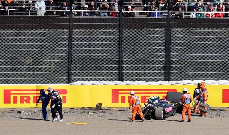Japonya Grand Prix'si olaylı başladı: Antrenman 4 kez durdu