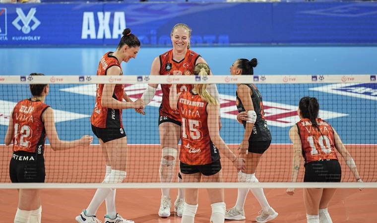 Eczacıbaşı, finalde Fenerbahçe Medicana'nın rakibi oldu!