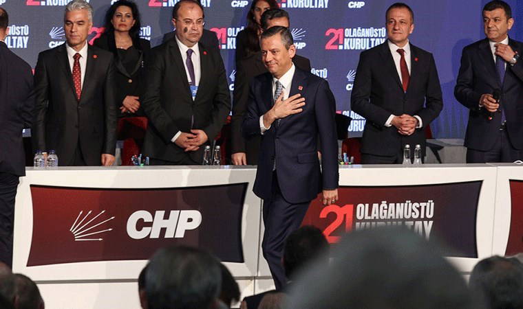 Kurultayda flaş gelişme