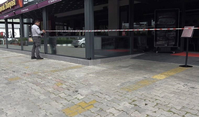 İşten çıkarılan şahıs eski müdürünü defalarca bıçakladı