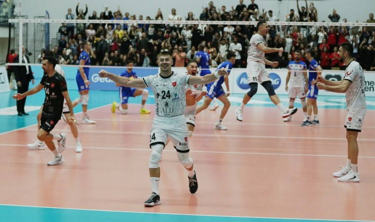 Alanya Belediyespor, play-off'ta Halkbank'ı kayıpsız geçti!