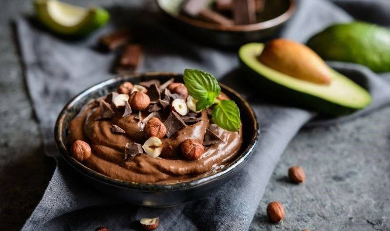 Gece gelen tatlı krizine sağlıklı bir çözüm: Avokadolu çikolatalı puding tarifi