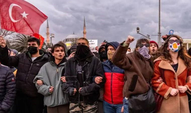 Öğrenciler hakkında hazırlanan iddianameye CHP'den tepki: 'O kadar korkuyorlar ki, gençlere siyasi yasak getiriyorlar...'