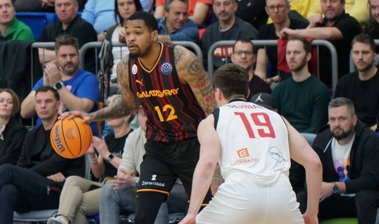 Galatasaray deplasmandan avantajla dönüyor!