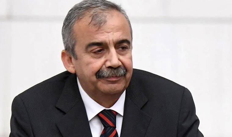 Sırrı Süreyya Önder'in sağlık durumuna ilişkin yeni açıklama: 'Hayati riski devam ediyor'